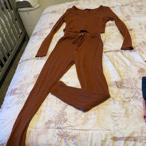 Two piece set π€